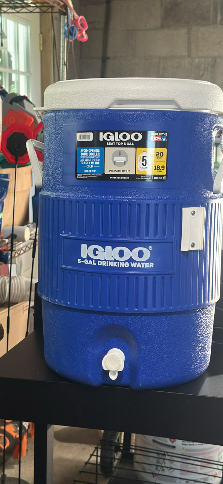 Igloo 5-Gallon Seat Top Drinking Water Cooler